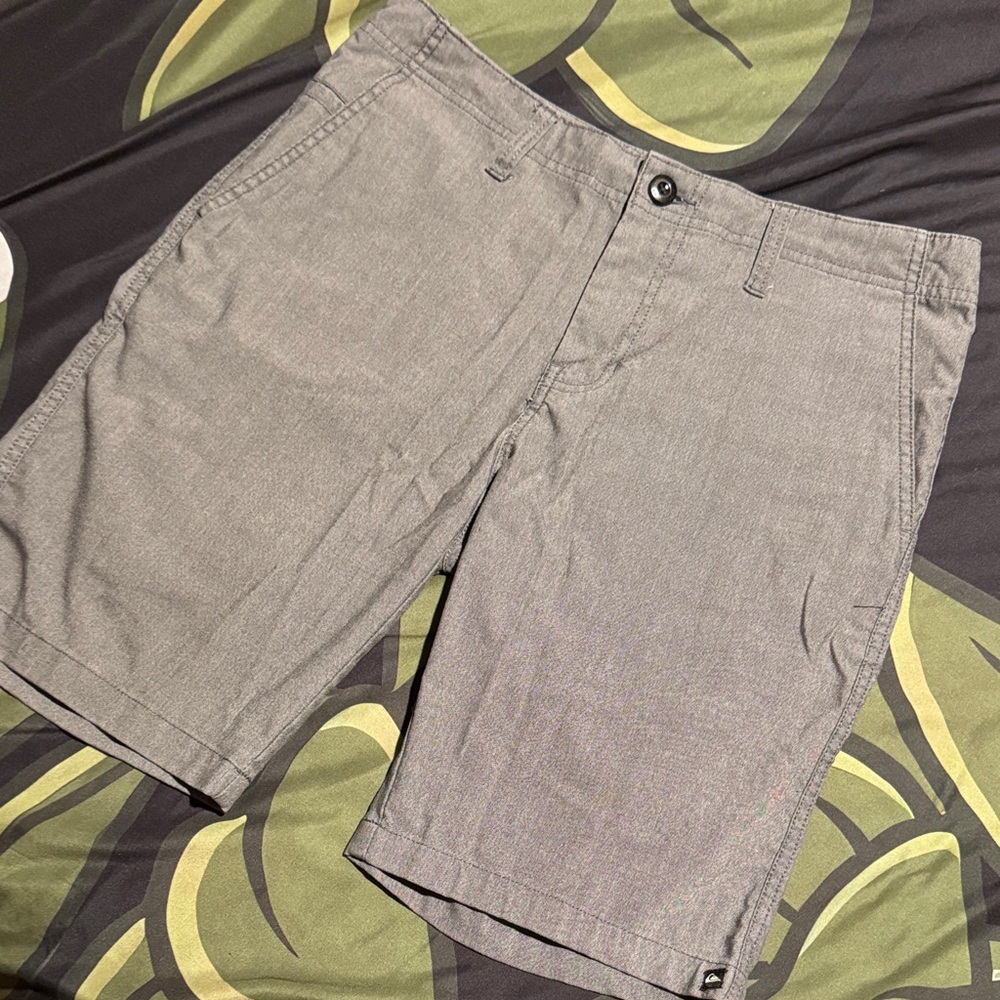 Quiksilver Men's Light Gray Flat Front Shorts